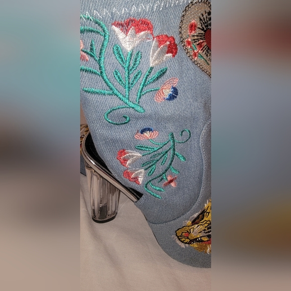 Cape Robbin Denim Embroidered Booties NEW (without box) Size 6.5 - Picture 8 of 9